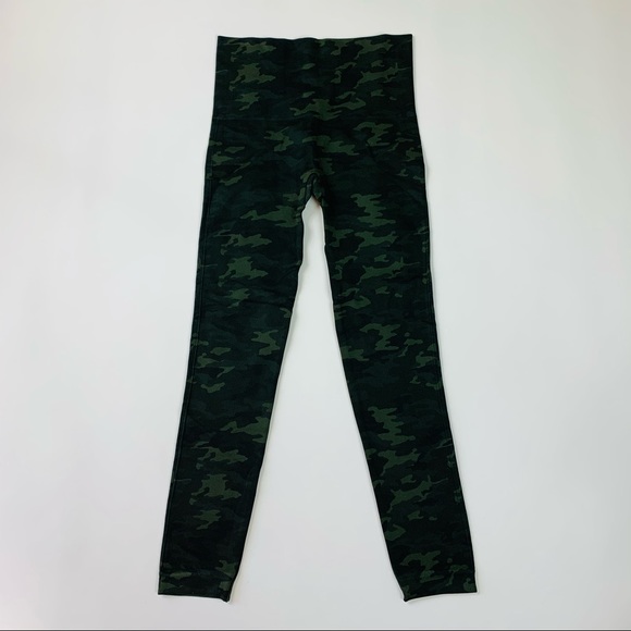 Spanx Look At Me Now Seamless Green Camo Legging - Picture 5 of 9